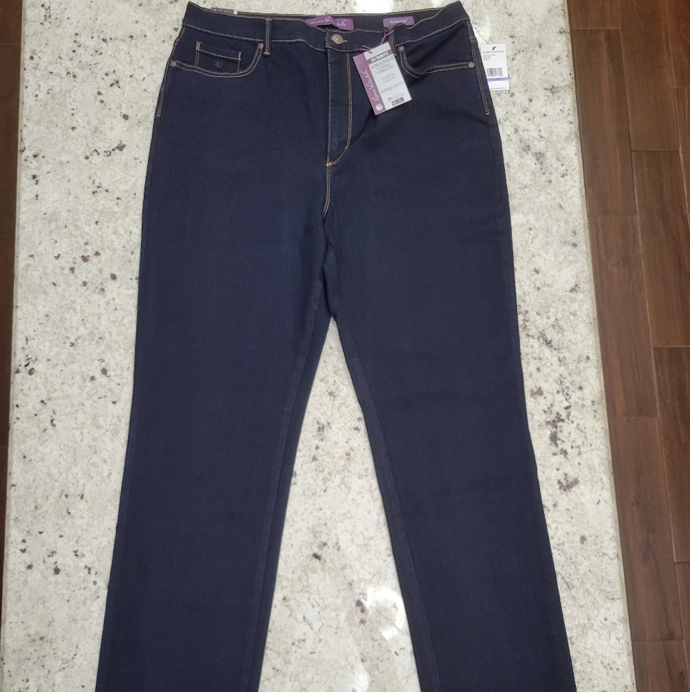 Gloria Vanderbilt Amanda original slimming jean, tapered leg, classic rise - 18